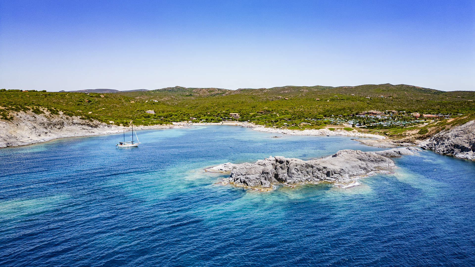 Cala Sapone Spiaggia vicino a Casa Celete